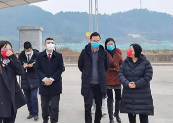 遂寧市經(jīng)科局李浩源副局長一行到四川省利美醫(yī)療用品有限公司調(diào)研指導(dǎo)
