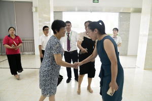 射洪市關工委常務副主任龐明華一行蒞臨利美集團指導黨建、關工委工作